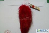 毛绒尾巴与毛毛球手机链 从箱包鞋帽到玩具珠球的时尚供应链解析